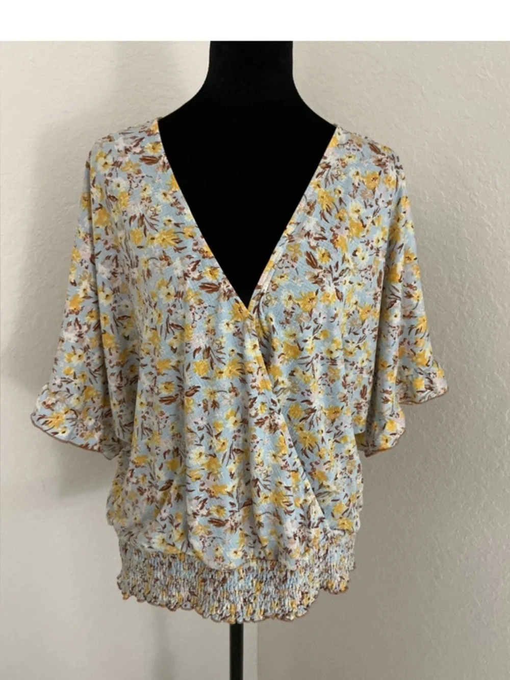 Melloday Floral Wrap Blouse 1X Blue Yellow Smocked Waist Flutter Sleeve - Picture 13 of 13